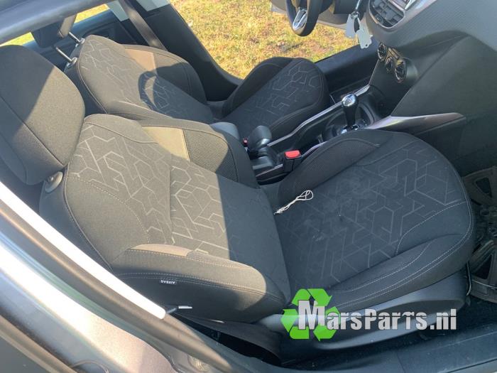 Peugeot 2008 1.2 Vti 12V PureTech 82 Sloopvoertuig (2014, Grijs)