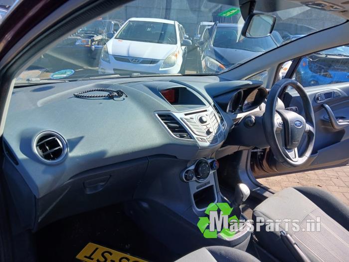 Ford Fiesta 6 1.6 TDCi 16V Sloopvoertuig (2010, Rood)