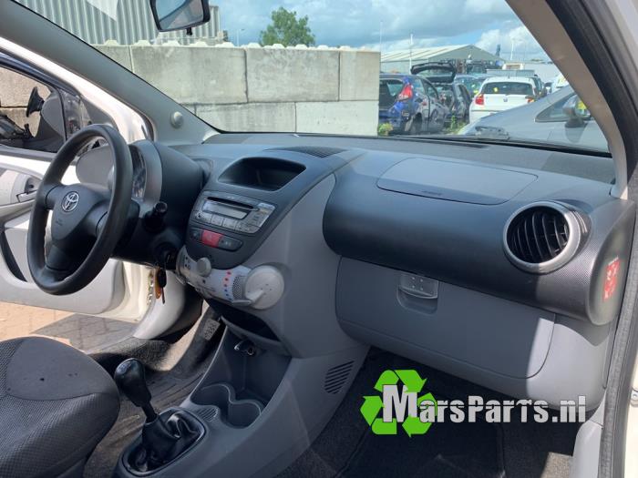 Toyota Aygo 1.0 12V VVT-i Sloopvoertuig (2010, Wit)