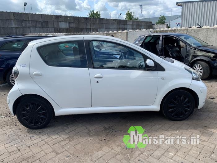 Toyota Aygo 1.0 12V VVT-i Sloopvoertuig (2010, Wit)