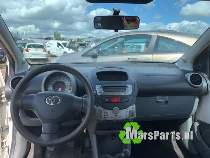 Toyota Aygo 1.0 12V VVT-i Sloopvoertuig (2010, Wit)