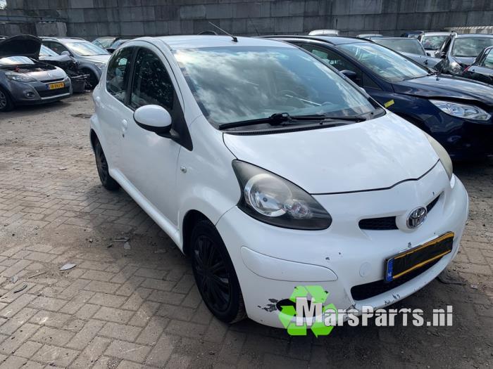 Toyota Aygo 1.0 12V VVT-i Sloopvoertuig (2010, Wit)