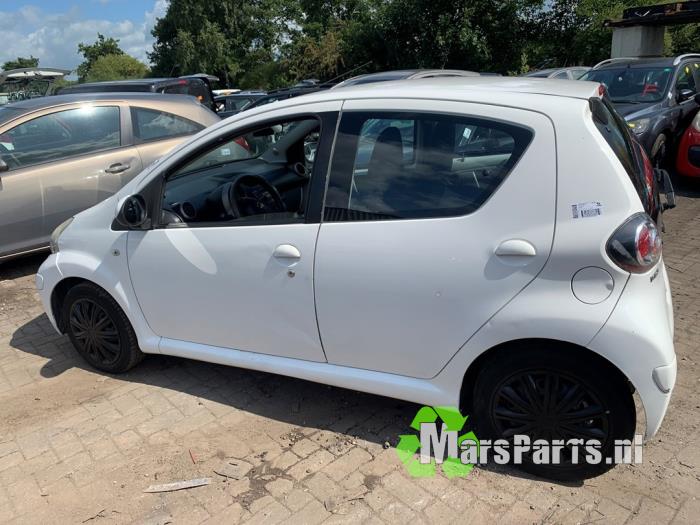Toyota Aygo 1.0 12V VVT-i Sloopvoertuig (2010, Wit)
