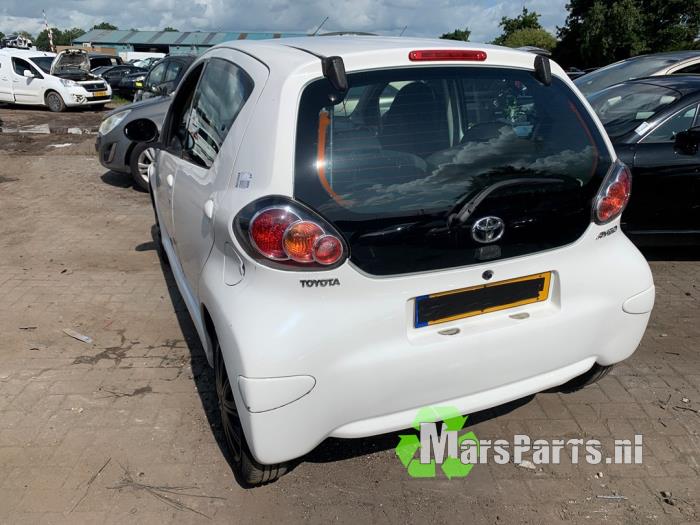 Toyota Aygo 1.0 12V VVT-i Sloopvoertuig (2010, Wit)
