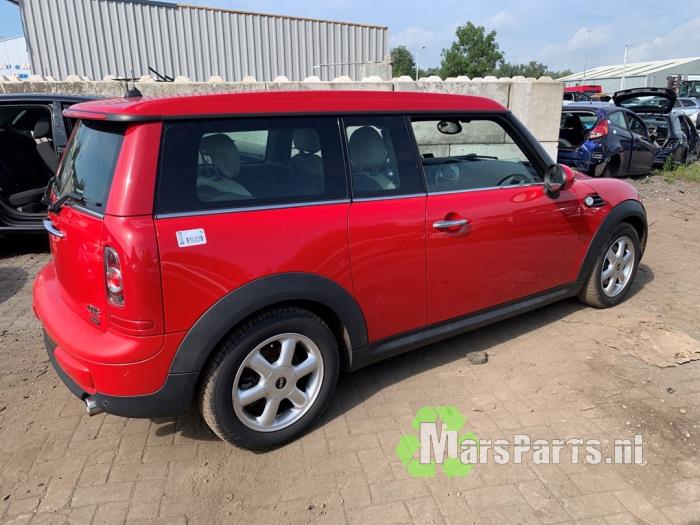 Mini Clubman 1.6 16V Cooper Sloopvoertuig (2011, Rood)