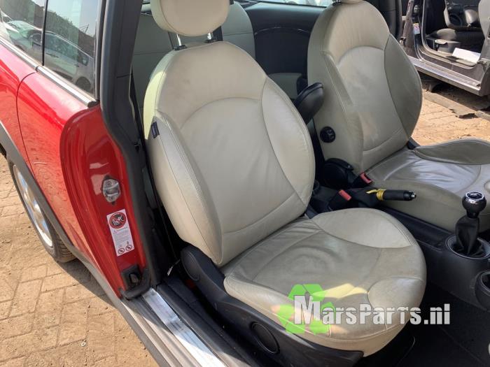 Mini Clubman 1.6 16V Cooper Sloopvoertuig (2011, Rood)