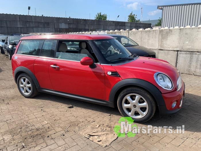 Mini Clubman 1.6 16V Cooper Sloopvoertuig (2011, Rood)
