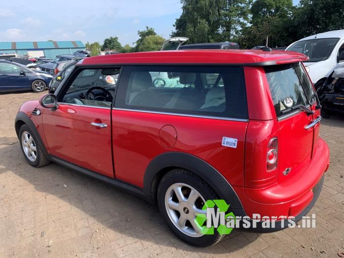 Mini Clubman 1.6 16V Cooper Sloopvoertuig (2011, Rood)
