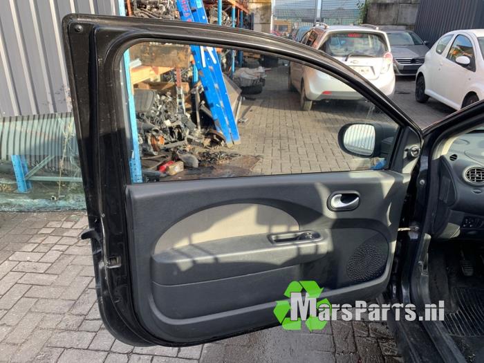 Renault Twingo II 1.2 16V Sloopvoertuig (2010, Zwart)