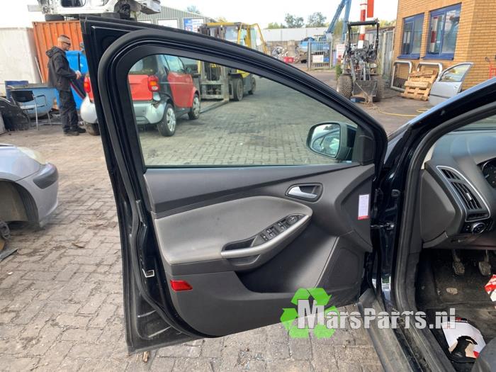 Ford Focus 3 Wagon 1.0 Ti-VCT EcoBoost 12V 125 Sloopvoertuig (2013, Zwart)