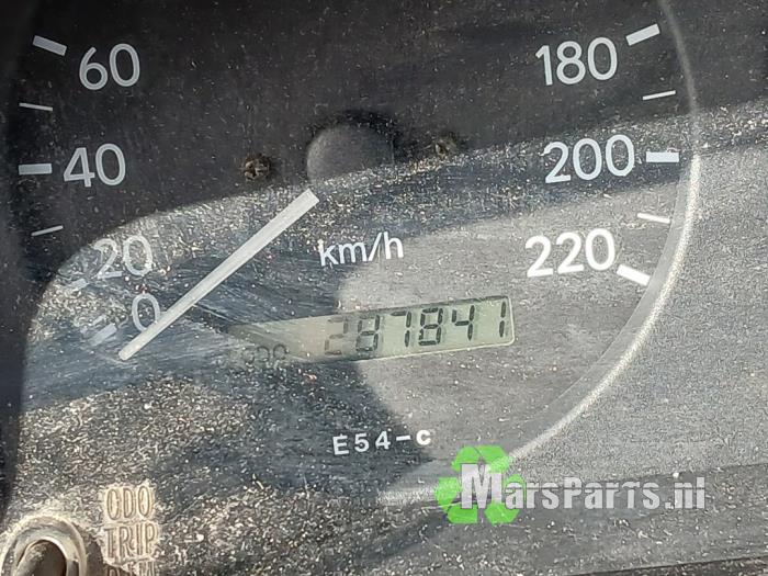 Toyota Corolla 1.6 16V VVT-i Sloopvoertuig (2001, Rood)