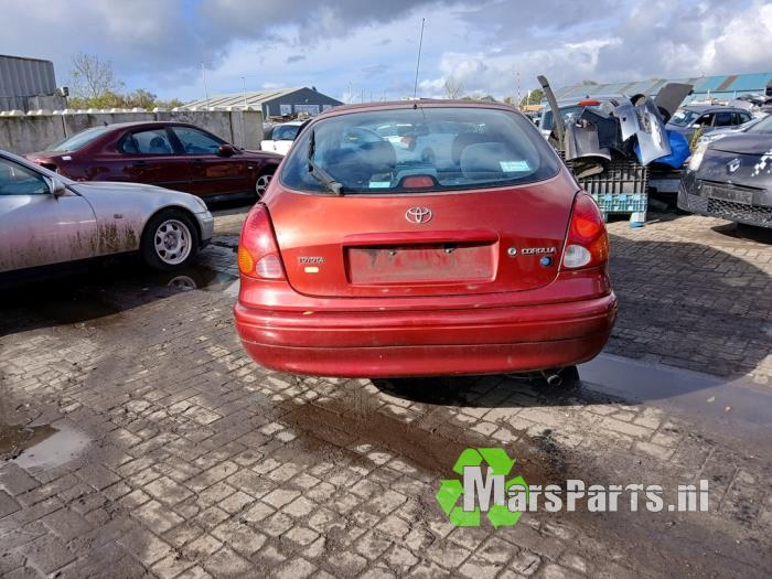 Toyota Corolla 1.6 16V VVT-i Sloopvoertuig (2001, Rood)