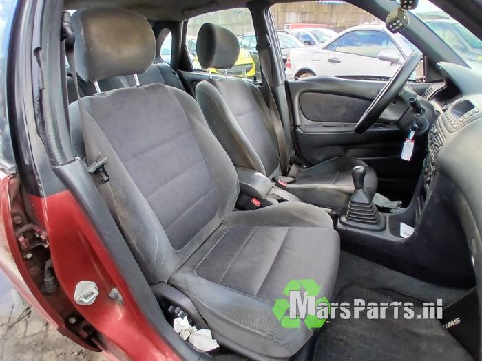 Toyota Corolla 1.6 16V VVT-i Sloopvoertuig (2001, Rood)