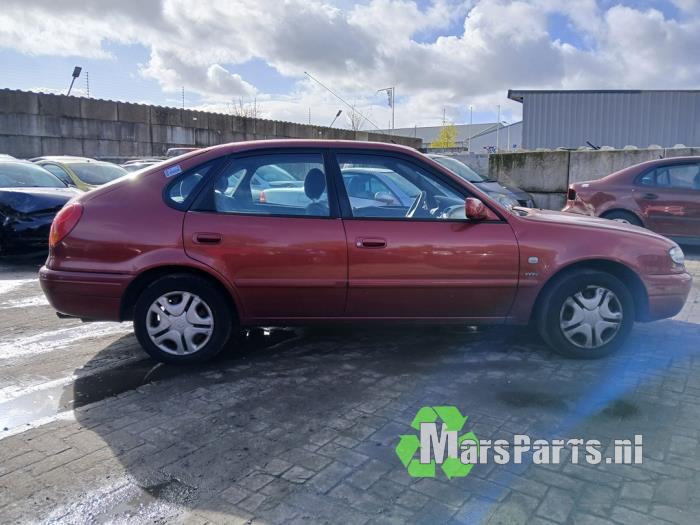 Toyota Corolla 1.6 16V VVT-i Sloopvoertuig (2001, Rood)