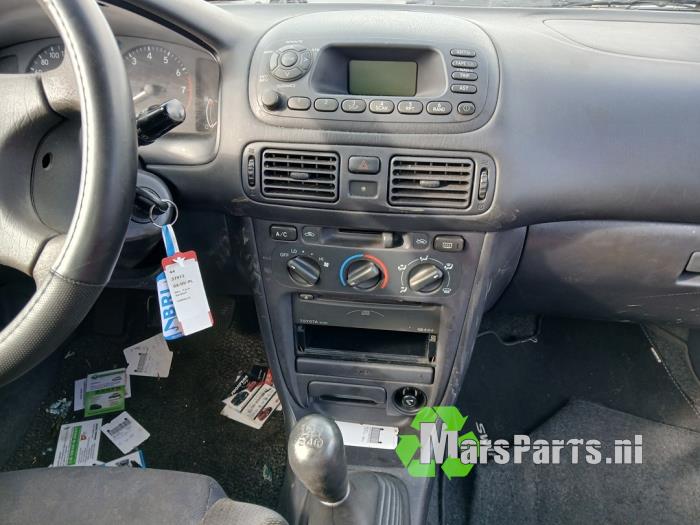 Toyota Corolla 1.6 16V VVT-i Sloopvoertuig (2001, Rood)