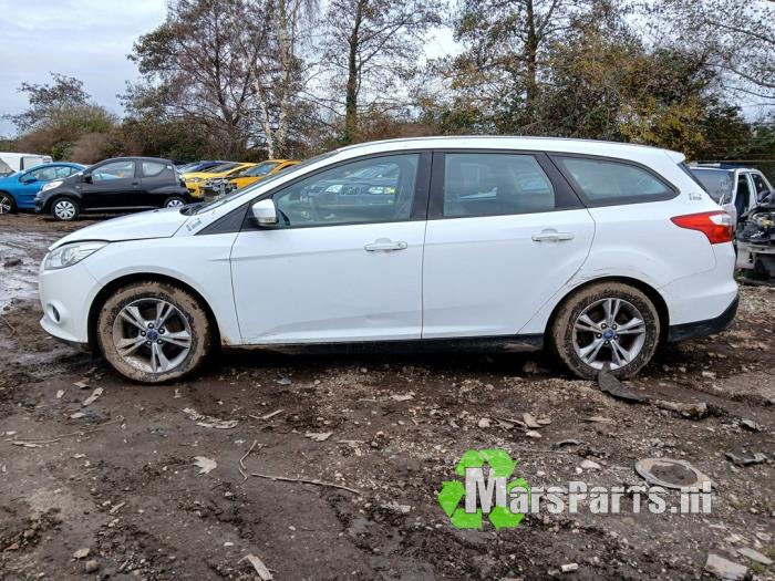 Ford Focus 3 Wagon 1.0 Ti-VCT EcoBoost 12V 100 Sloopvoertuig (2014, Wit)