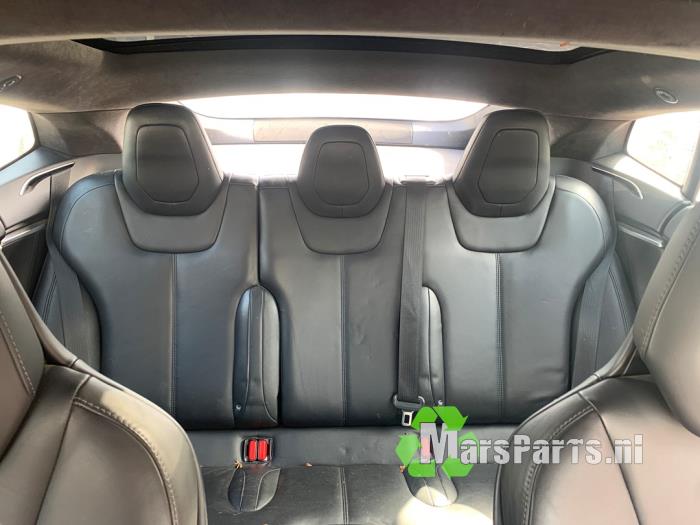 Tesla Model S 90D Sloopvoertuig (2017, Rood)