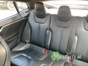 Tesla Model S 90D Sloopvoertuig (2017, Rood)