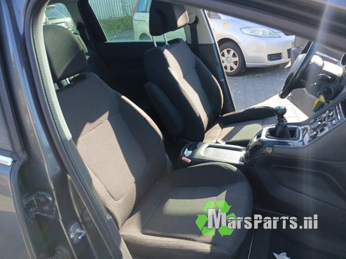 Peugeot 5008 I 1.6 THP 16V Sloopvoertuig (2009, Grijs)