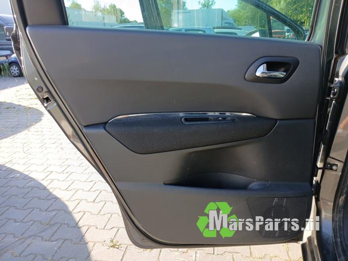 Peugeot 5008 I 1.6 THP 16V Sloopvoertuig (2009, Grijs)