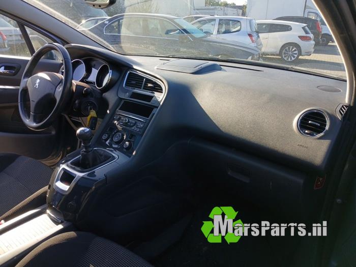 Peugeot 5008 I 1.6 THP 16V Sloopvoertuig (2009, Grijs)