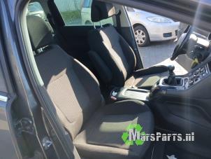 Peugeot 5008 I 1.6 THP 16V Sloopvoertuig (2009, Grijs)
