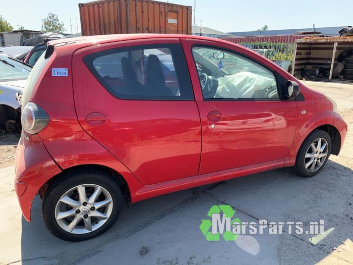 Toyota Aygo 1.0 12V VVT-i Sloopvoertuig (2007, Rood)