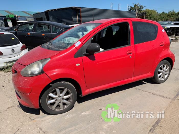 Toyota Aygo 1.0 12V VVT-i Sloopvoertuig (2007, Rood)
