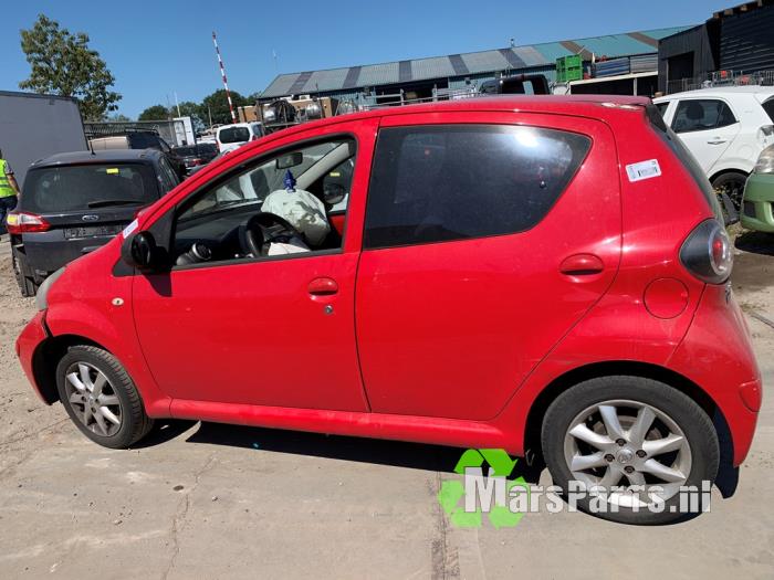 Toyota Aygo 1.0 12V VVT-i Sloopvoertuig (2007, Rood)