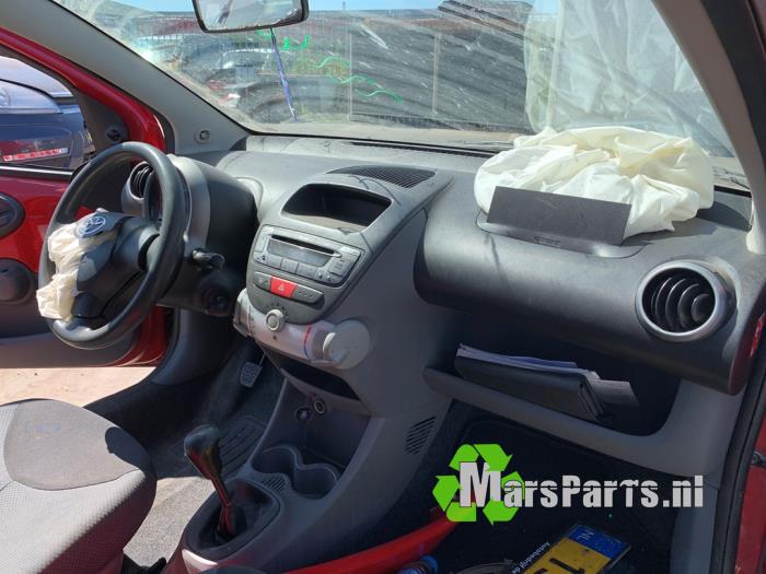 Toyota Aygo 1.0 12V VVT-i Sloopvoertuig (2007, Rood)