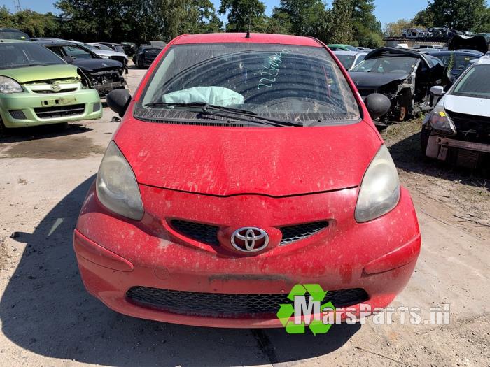 Toyota Aygo 1.0 12V VVT-i Sloopvoertuig (2007, Rood)