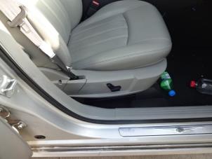 Chrysler 300 C Touring 3.0 CRD 24V Sloopvoertuig (2008, Grijs)