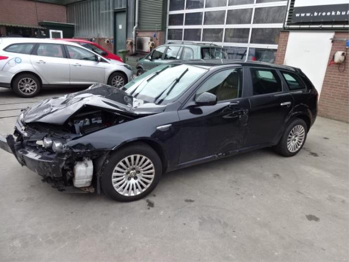 Alfa Romeo 159 Sportwagon 1.9 JTDm Sloopvoertuig (2008, Zwart)