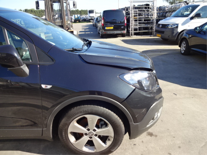 Opel Mokka/Mokka X 1.4 Turbo 16V 4x2 Sloopvoertuig (2015, Zwart)