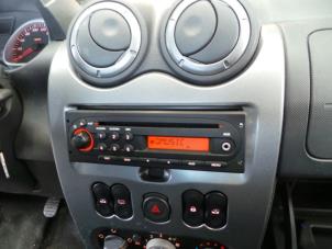 Dacia Duster 1.6 16V Sloopvoertuig (2010, Zwart)
