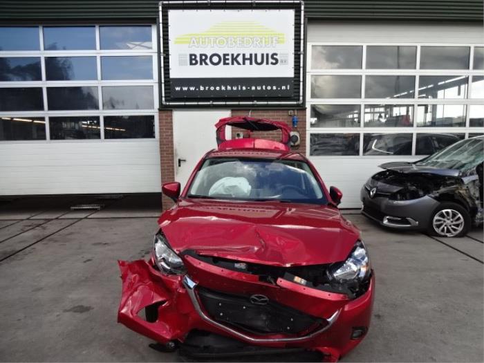 Mazda 2 1.5 SkyActiv-G 90 Sloopvoertuig (2015, Rood)