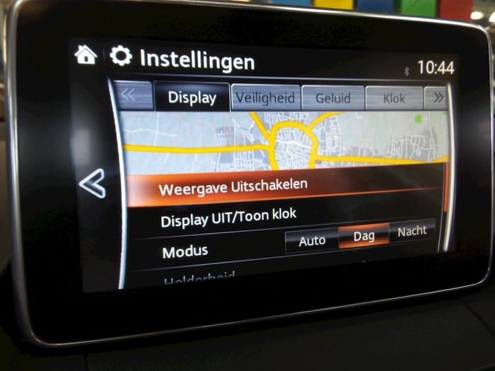 Mazda 2 1.5 SkyActiv-G 90 Sloopvoertuig (2015, Rood)