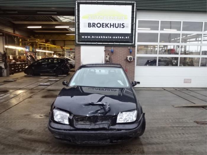 Volkswagen Bora 1.6 16V Sloopvoertuig (2000, Zwart)