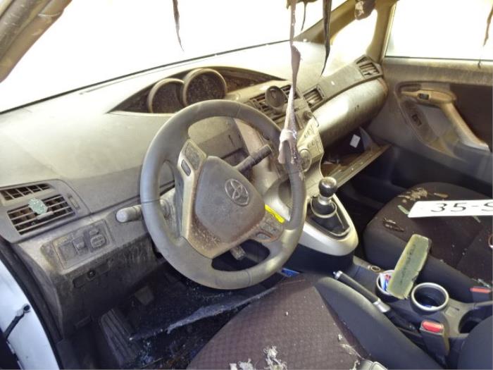 Toyota Verso 1.6 16V VVT-i Sloopvoertuig (2012, Wit)