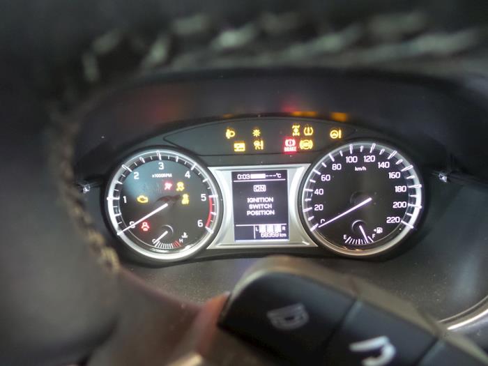 Suzuki Vitara 1.6 16V DDiS AllGrip Sloopvoertuig (2015, Wit)