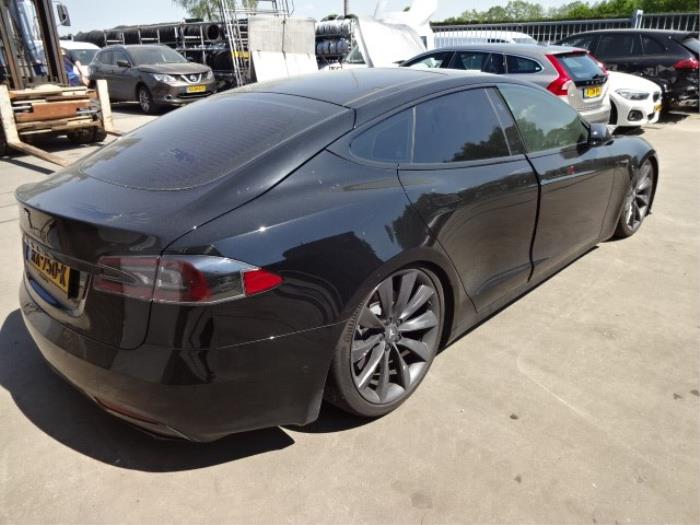 Tesla Model S 75D Sloopvoertuig (2017, Zwart)