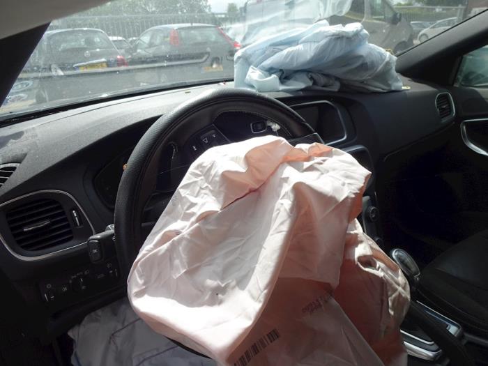 Volvo V40 1.6 D2 Sloopvoertuig (2013, Zwart)