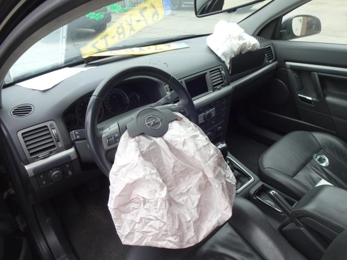 Opel Vectra C Caravan 2.2 DIG 16V Sloopvoertuig (2007, Zwart)