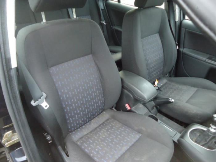 Ford Mondeo III Wagon 1.8 16V Sloopvoertuig (2003, Zwart)