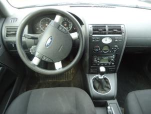 Ford Mondeo III Wagon 1.8 16V Sloopvoertuig (2003, Zwart)