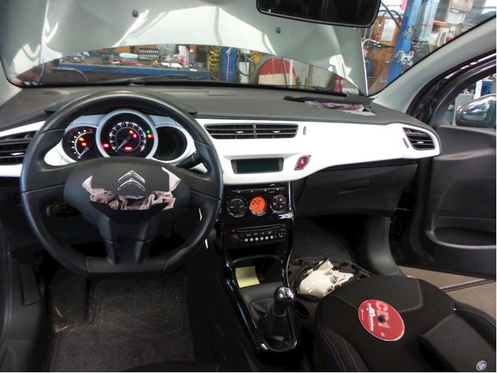 Citroen C3 1.2 VTi 82 12V Sloopvoertuig (2012, Grijs)