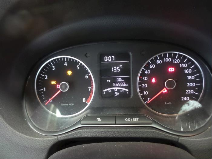 Volkswagen Polo V 1.2 TSI Sloopvoertuig (2010, Zwart)