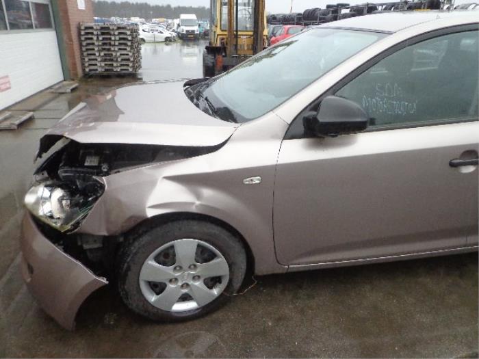 Kia Cee'd 1.6 CRDi 16V Sloopvoertuig (2007, Beige)