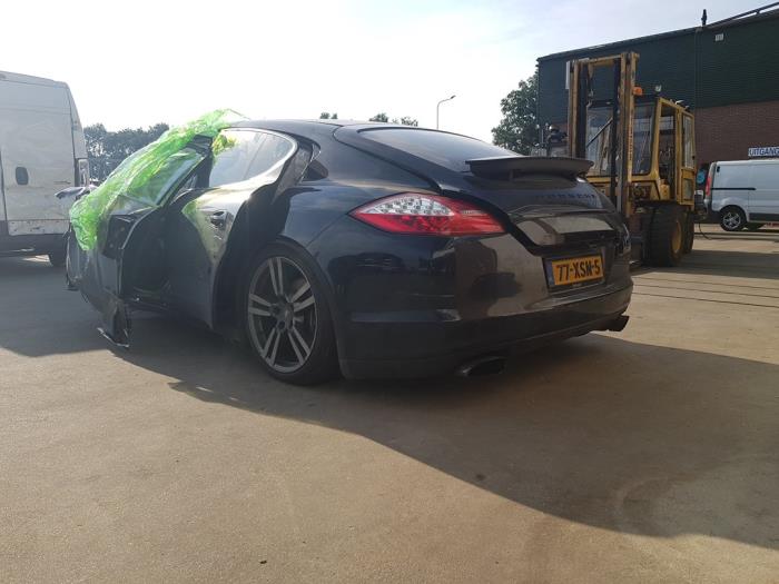 Porsche Panamera 3.0 D V6 24V Sloopvoertuig (2012, Zwart)