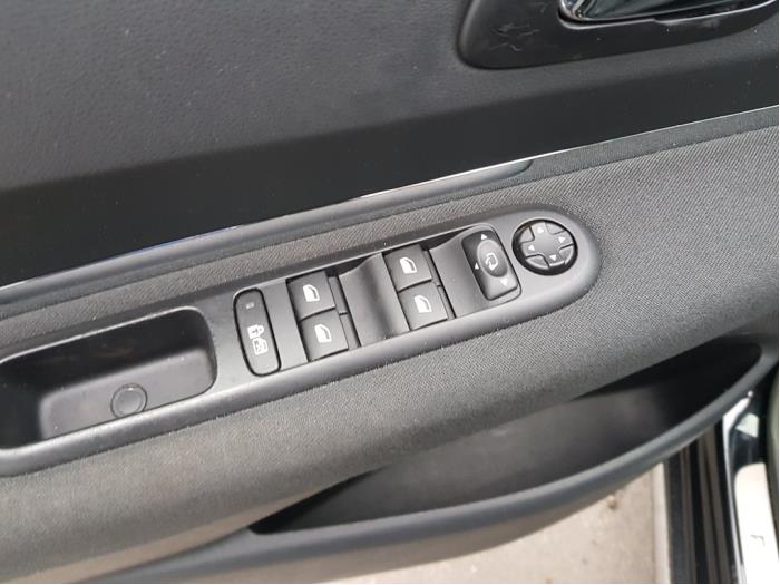 Peugeot 3008 I 2.0 HDiF 16V Sloopvoertuig (2012, Zwart)